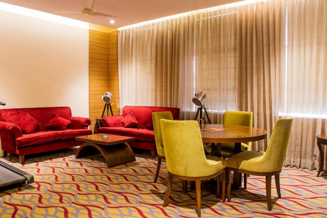 Hotel Landmark Rewa Eksteriør bilde